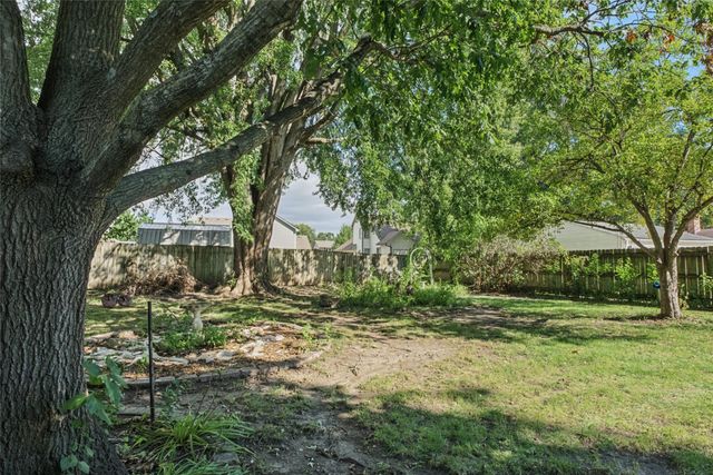 371 N Hickory Boulevard, Pleasant Hill, IA 50327