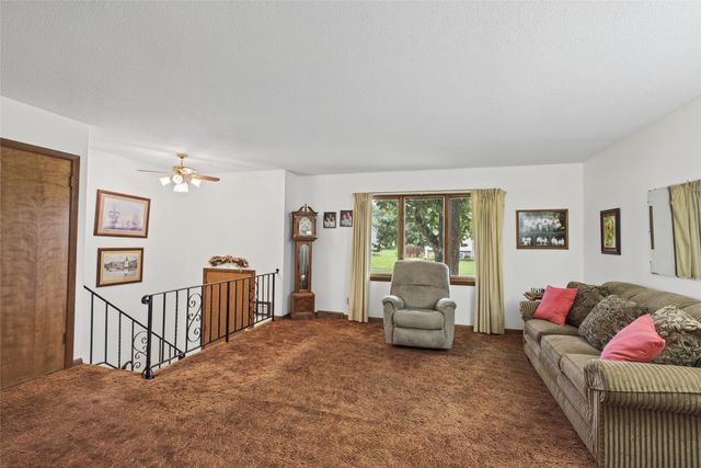 371 N Hickory Boulevard, Pleasant Hill, IA 50327