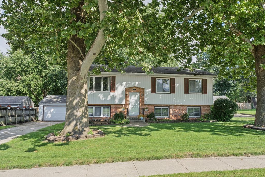 371 N Hickory Boulevard, Pleasant Hill, IA 50327