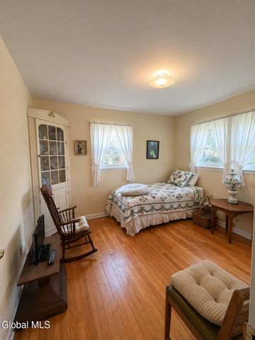 17 Plaid Place, Clifton Park, NY 12065
