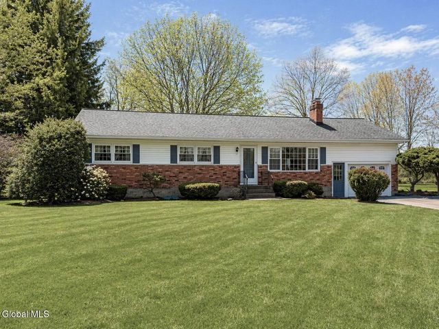 17 Plaid Place, Clifton Park, NY 12065