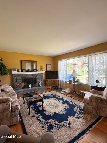 17 Plaid Place, Clifton Park, NY 12065