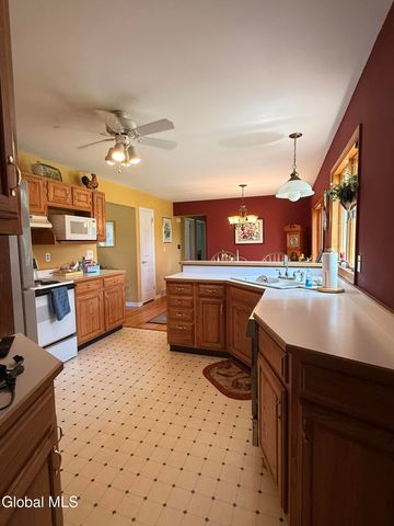 17 Plaid Place, Clifton Park, NY 12065
