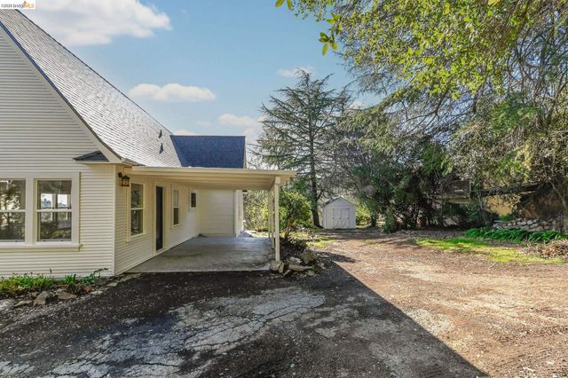 40 Upper Sunset Dr, Sonora, CA 95370