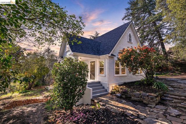 40 Upper Sunset Dr, Sonora, CA 95370