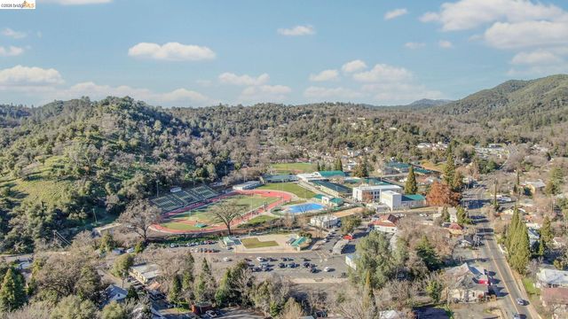 40 Upper Sunset Dr, Sonora, CA 95370