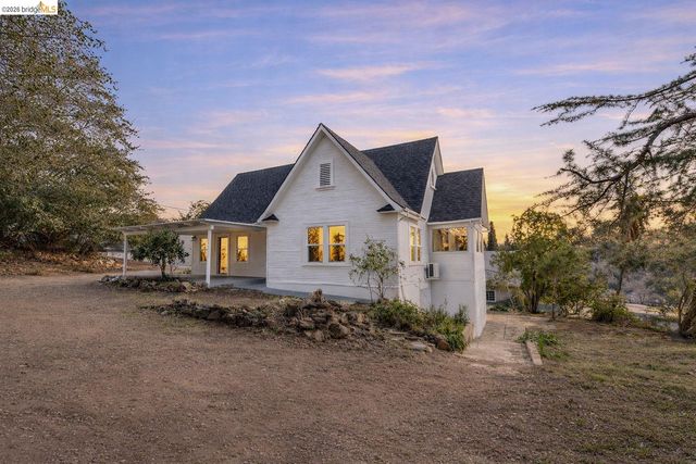 40 Upper Sunset Dr, Sonora, CA 95370