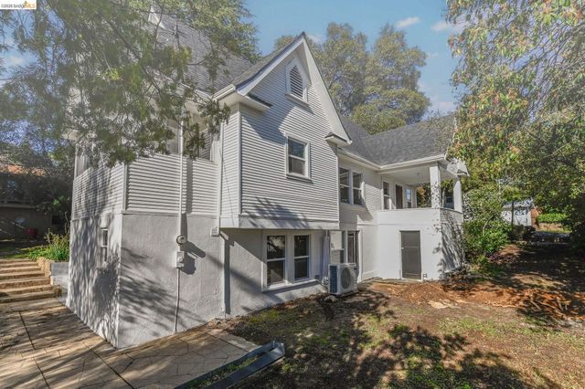 40 Upper Sunset Dr, Sonora, CA 95370