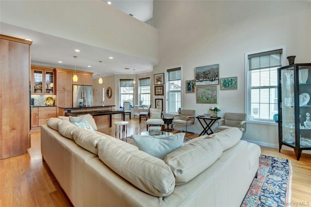 35 Wolfe Circle, West Nyack, NY 10994