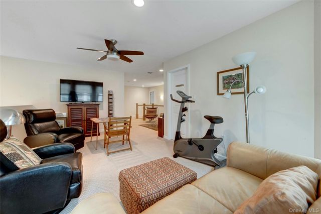 35 Wolfe Circle, West Nyack, NY 10994