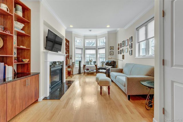 35 Wolfe Circle, West Nyack, NY 10994