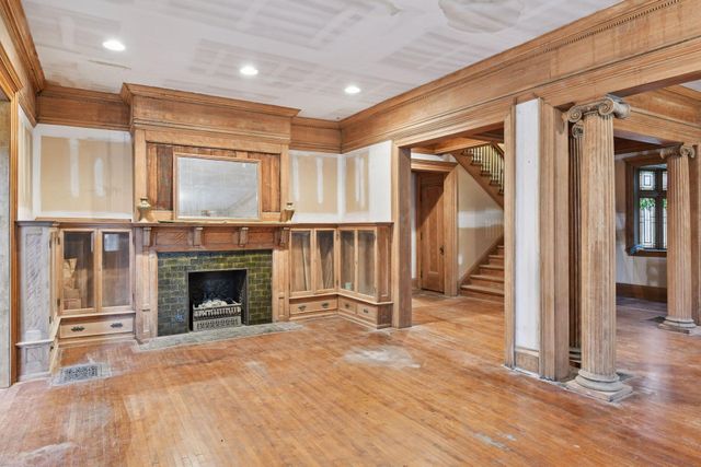 1820 Colfax Avenue S, Minneapolis, MN 55403