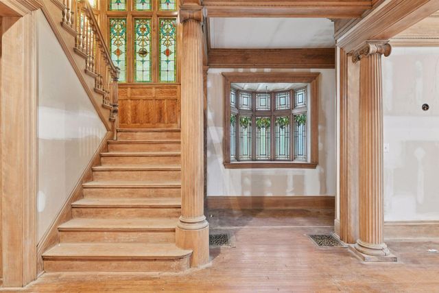 1820 Colfax Avenue S, Minneapolis, MN 55403