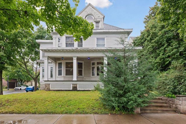 1820 Colfax Avenue S, Minneapolis, MN 55403