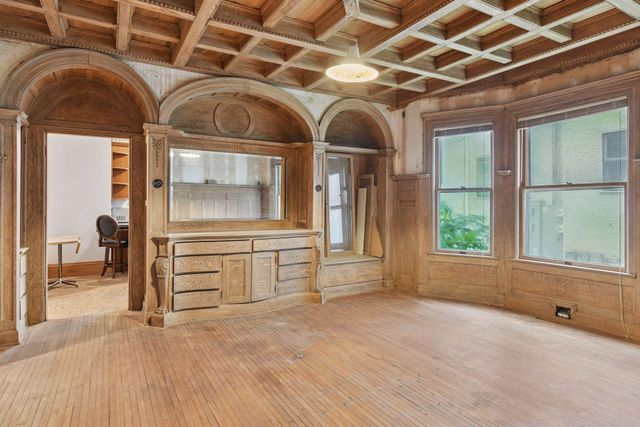 1820 Colfax Avenue S, Minneapolis, MN 55403