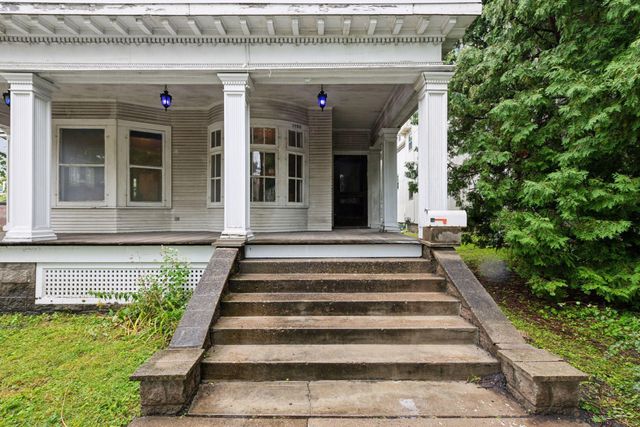 1820 Colfax Avenue S, Minneapolis, MN 55403