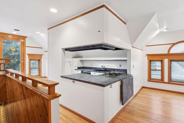 1820 Colfax Avenue S, Minneapolis, MN 55403