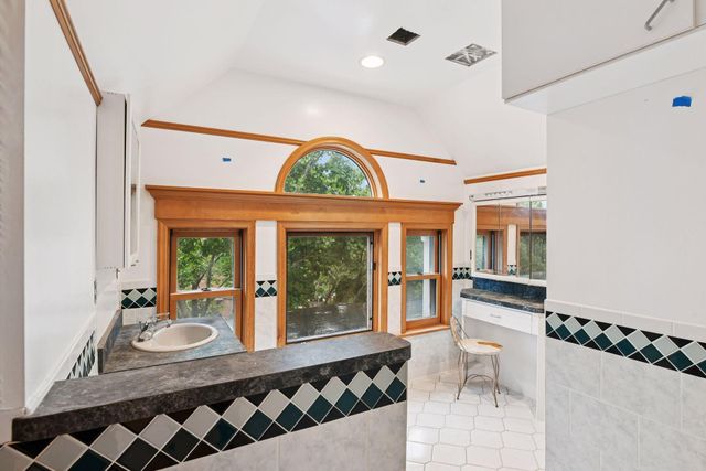 1820 Colfax Avenue S, Minneapolis, MN 55403