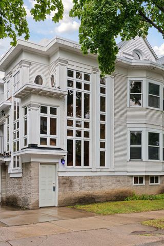 1820 Colfax Avenue S, Minneapolis, MN 55403