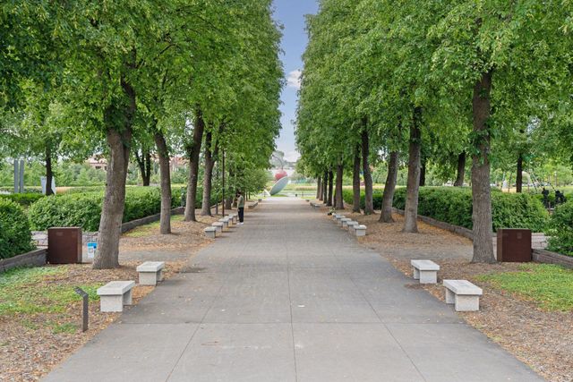 1820 Colfax Avenue S, Minneapolis, MN 55403