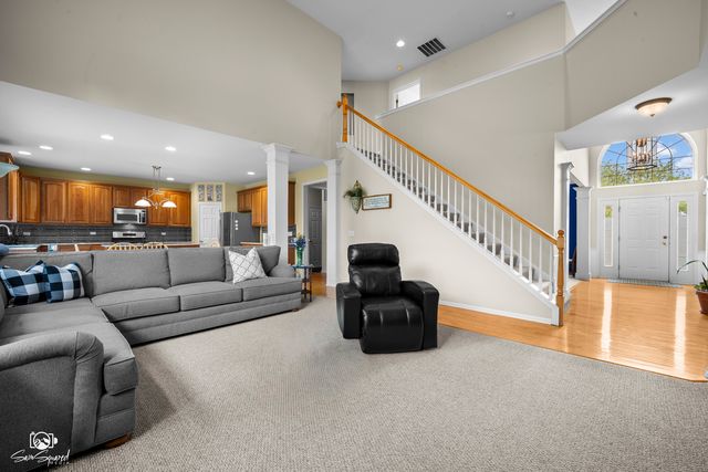 1 Firethorn Court, Bolingbrook, IL 60490