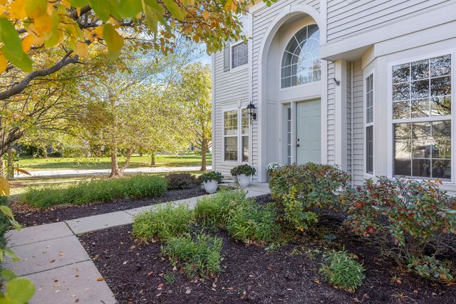 1 Firethorn Court, Bolingbrook, IL 60490