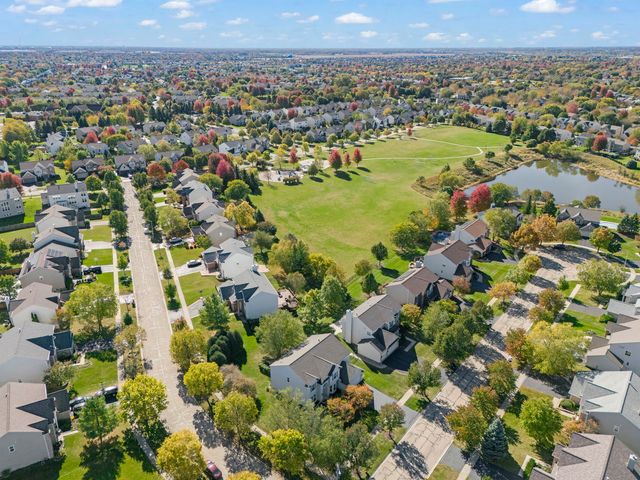 1 Firethorn Court, Bolingbrook, IL 60490