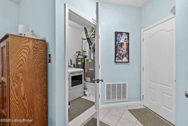 9502 Magnolia Ridge Dr 101, Louisville, KY 40291