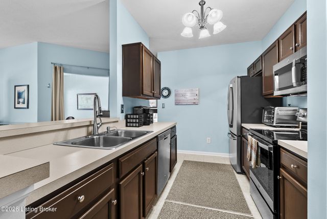 9502 Magnolia Ridge Dr 101, Louisville, KY 40291