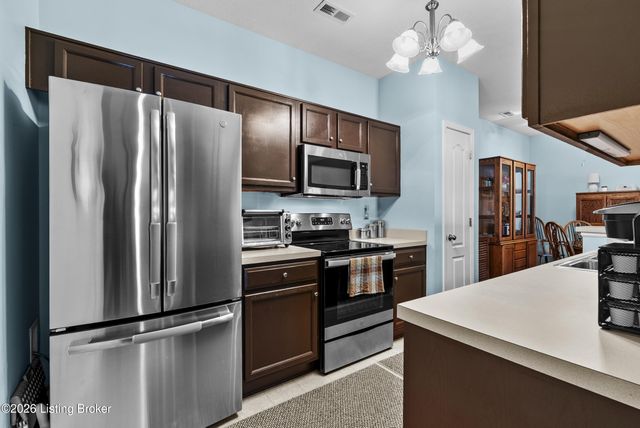 9502 Magnolia Ridge Dr 101, Louisville, KY 40291