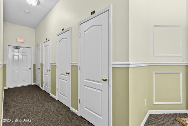 9502 Magnolia Ridge Dr 101, Louisville, KY 40291