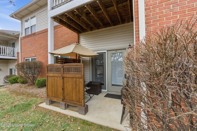 9502 Magnolia Ridge Dr 101, Louisville, KY 40291