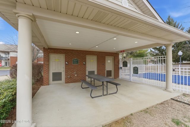 9502 Magnolia Ridge Dr 101, Louisville, KY 40291