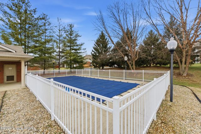 9502 Magnolia Ridge Dr 101, Louisville, KY 40291