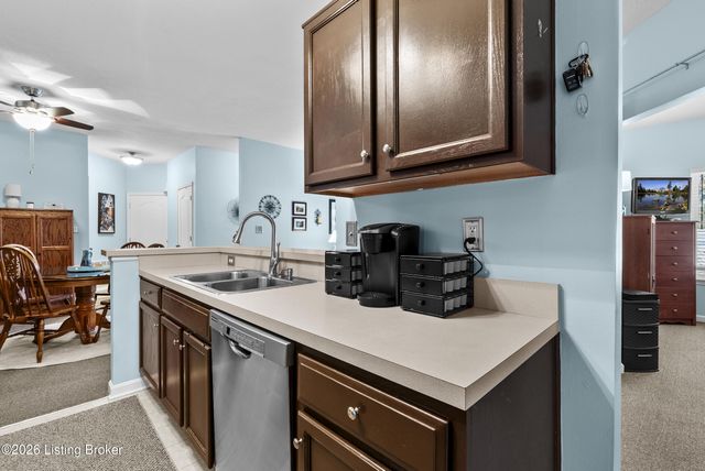 9502 Magnolia Ridge Dr 101, Louisville, KY 40291