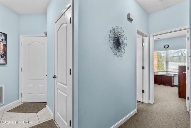 9502 Magnolia Ridge Dr 101, Louisville, KY 40291