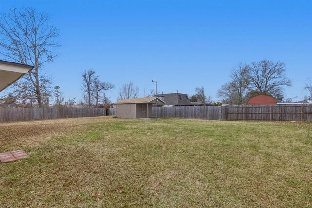 111 Lauren Lane, Sulphur, LA 70663