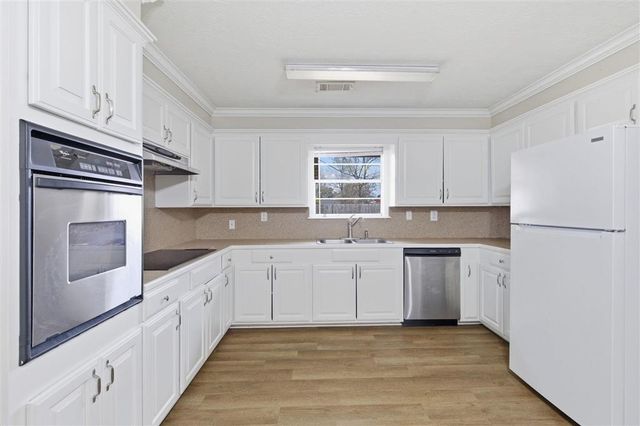 111 Lauren Lane, Sulphur, LA 70663