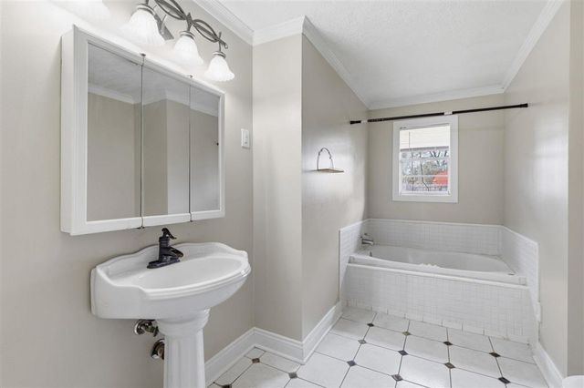 111 Lauren Lane, Sulphur, LA 70663