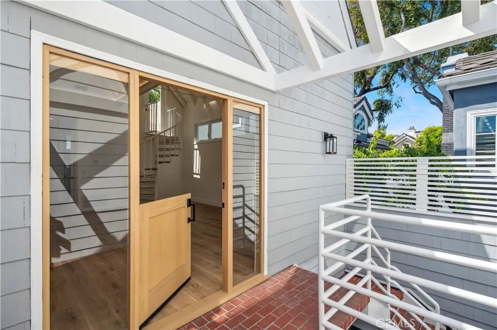 439 Carnation Avenue, Corona Del Mar, CA 92625