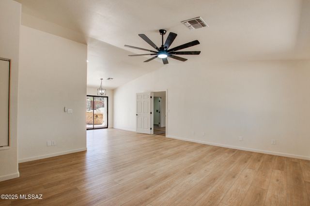 320 N Estill Drive, Oracle, AZ 85623