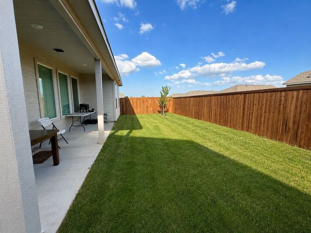 14184 hammersmith Street, Pilot Point, TX 76258