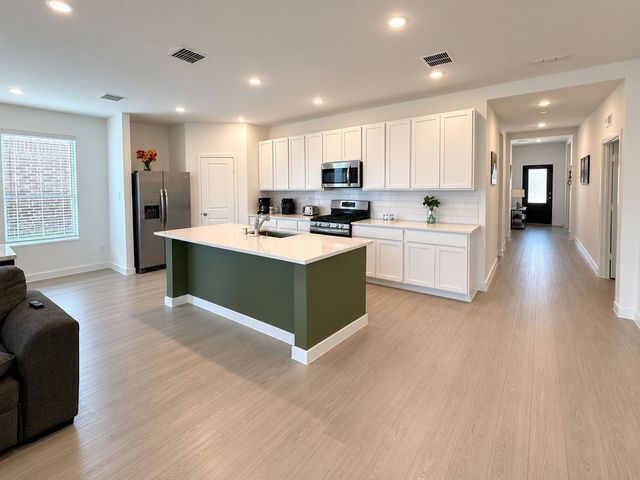 14184 hammersmith Street, Pilot Point, TX 76258