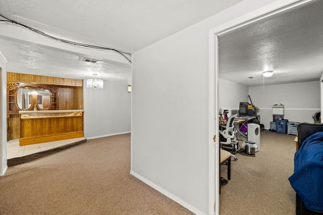 439 E Porter Avenue, Des Moines, IA 50315