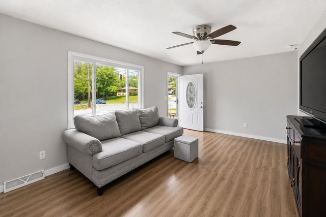 439 E Porter Avenue, Des Moines, IA 50315