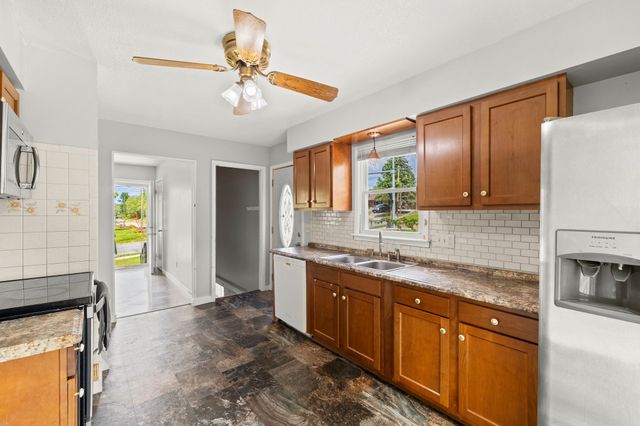 439 E Porter Avenue, Des Moines, IA 50315