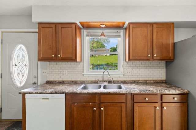 439 E Porter Avenue, Des Moines, IA 50315