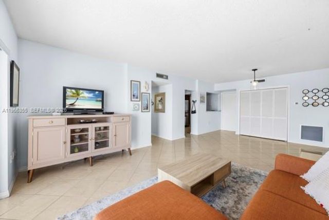 3850 Washington St 910, Hollywood, FL 33021