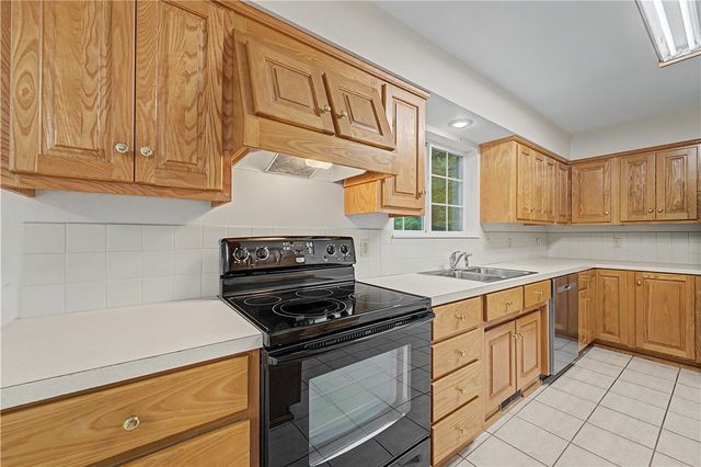 8393 Hickory Tree Lane, Rogers, AR 72756