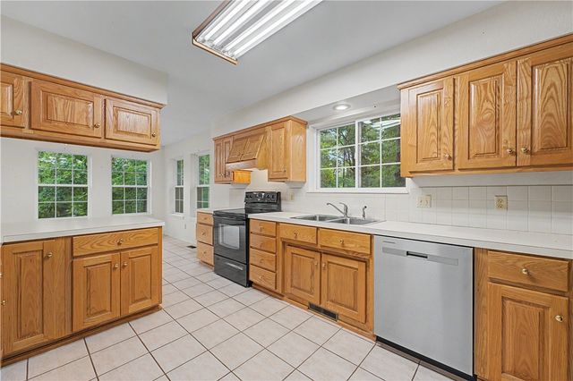 8393 Hickory Tree Lane, Rogers, AR 72756